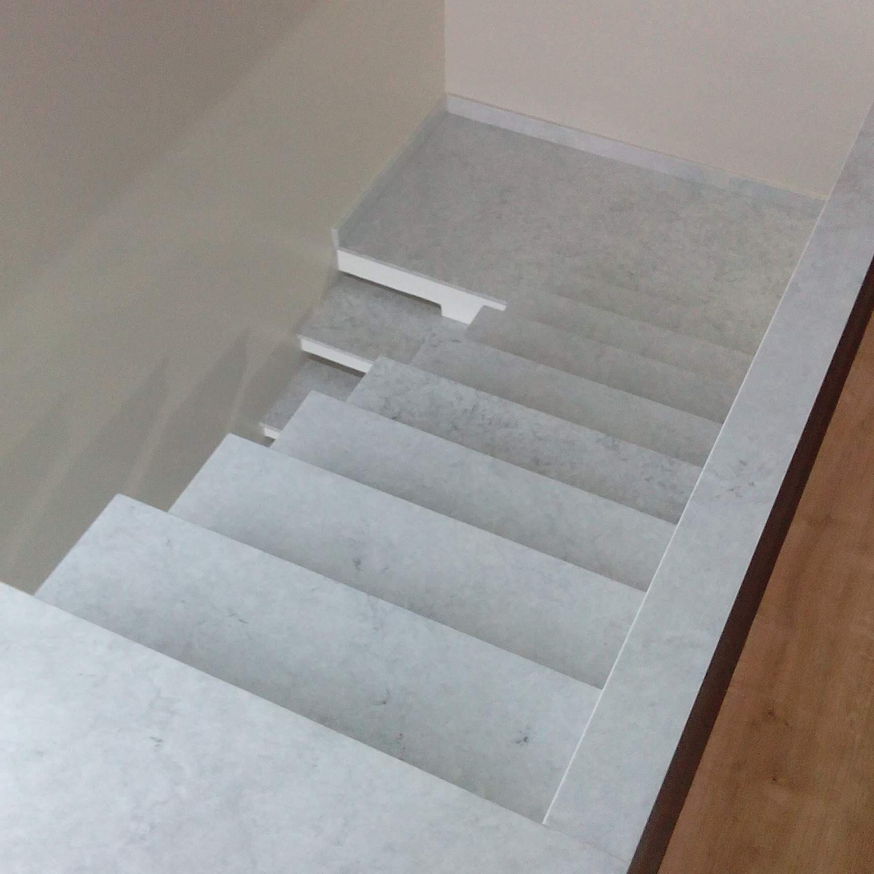escada marmore carrara (1)